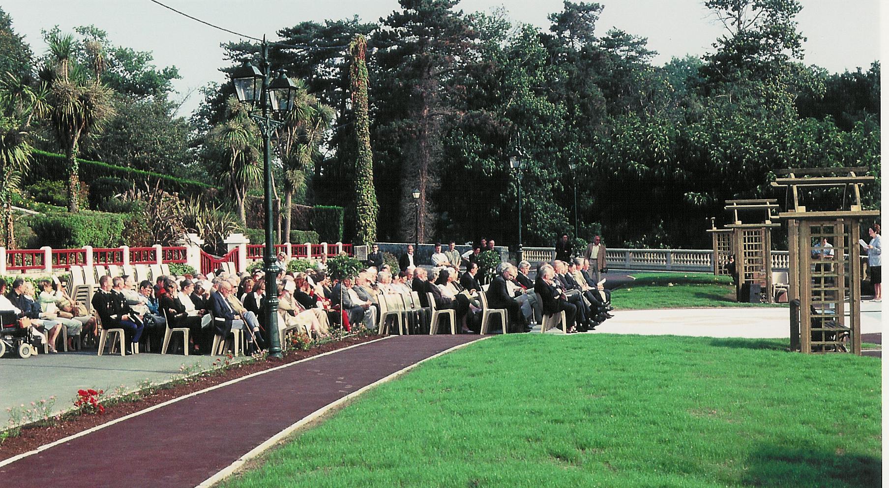 Vue générale de l’inauguration de l’esplanade